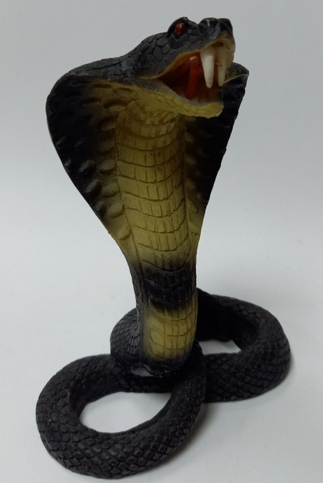Фигурка змеи &quot;Кобра&quot; 14.5 см (сост.на фото)